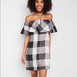 off the shoulder dress!